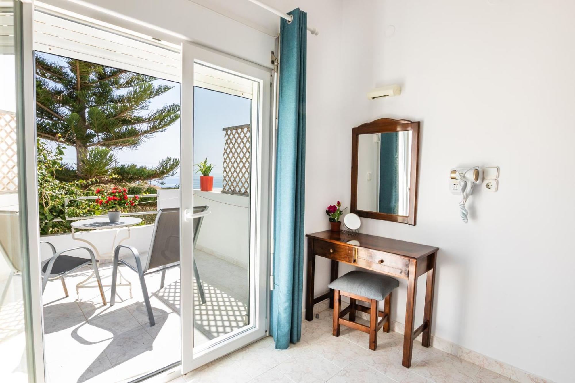 Perama Hotel, Karpathos Амупі Екстер'єр фото